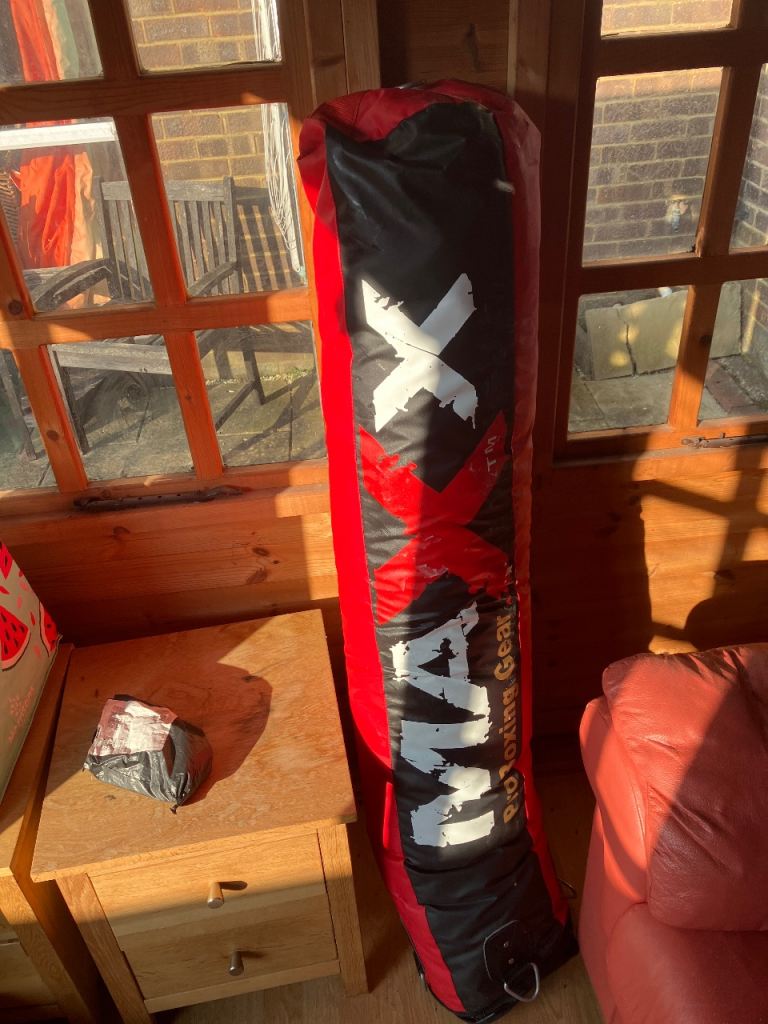 Punch bag and bracket 