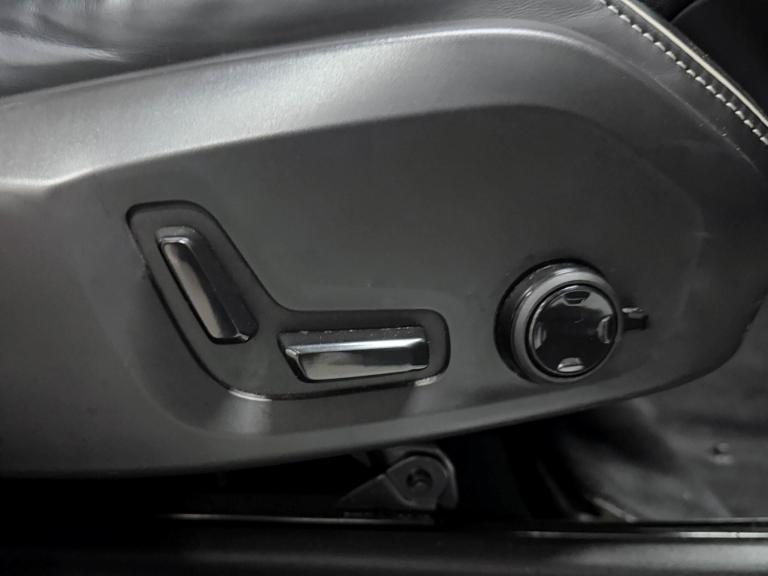 2021 Volvo XC60 R-Design Pro T8 AWD (390 hp) Auto ESTATE Petrol/Electric Hybrid Automatic