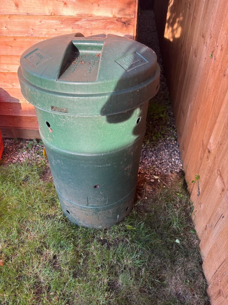 Green Garden Composter Bin – Good Condition