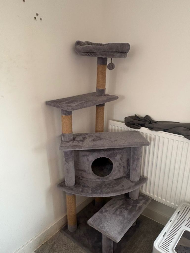 Cat tree 
