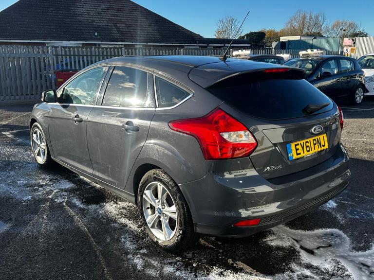 2011 Ford Focus 1.6 125 Zetec 5dr HATCHBACK PETROL Manual
