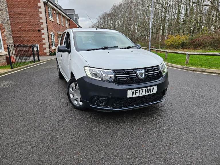 Dacia sandero 999CC 2017 20k very low mileage ulez compliant group1 insurance 