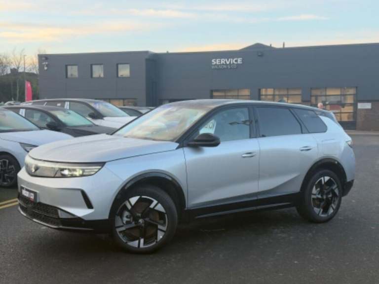  Vauxhall Grandland 73kWh Ultimate SUV 5dr Electric Auto (213 ps) Electric Automatic