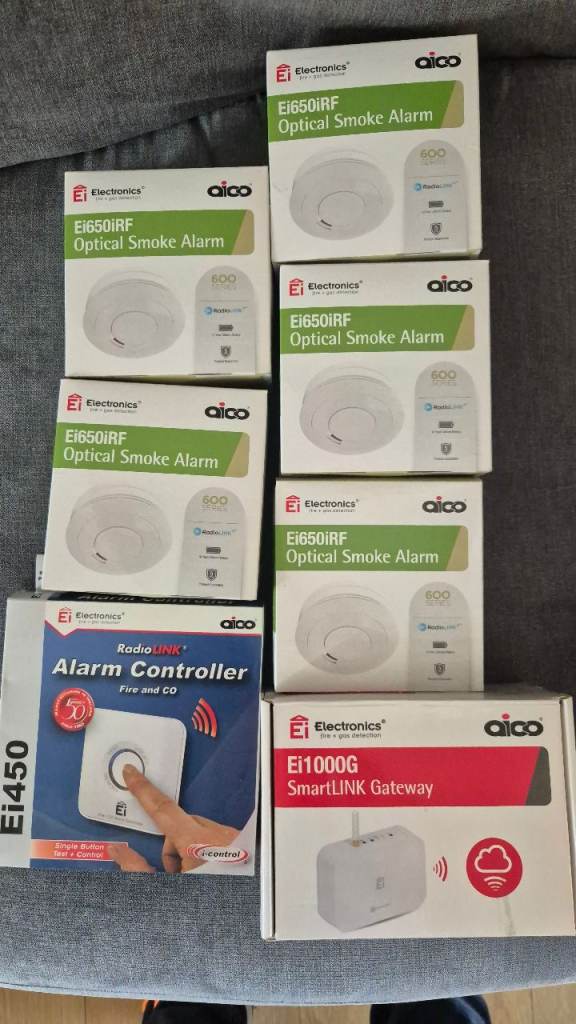 Wireless optical smoke alarm system