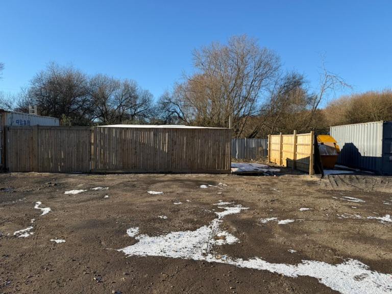 secure yard space 13mx7m 