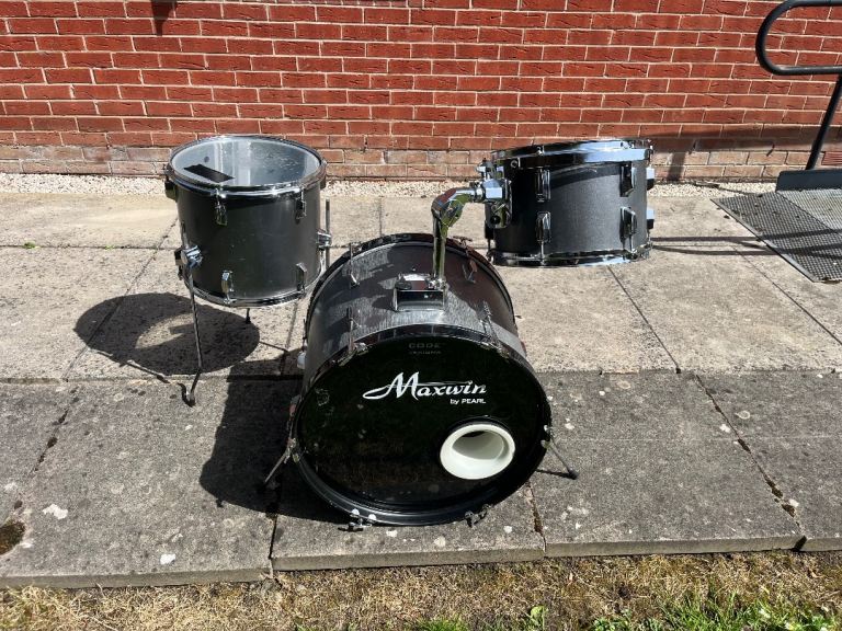 Pearl maxwin drum kit