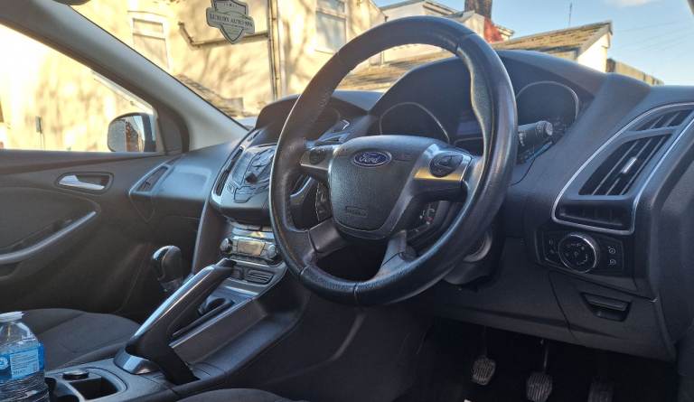 2012 FORD FOCUS 1.6 TITANIUM  *LOW MILES / FULL SERVICE HISTORY /  FULLY LOADED**