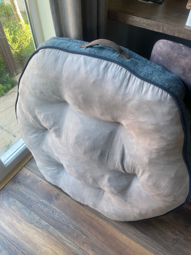 Large plush dog bed 