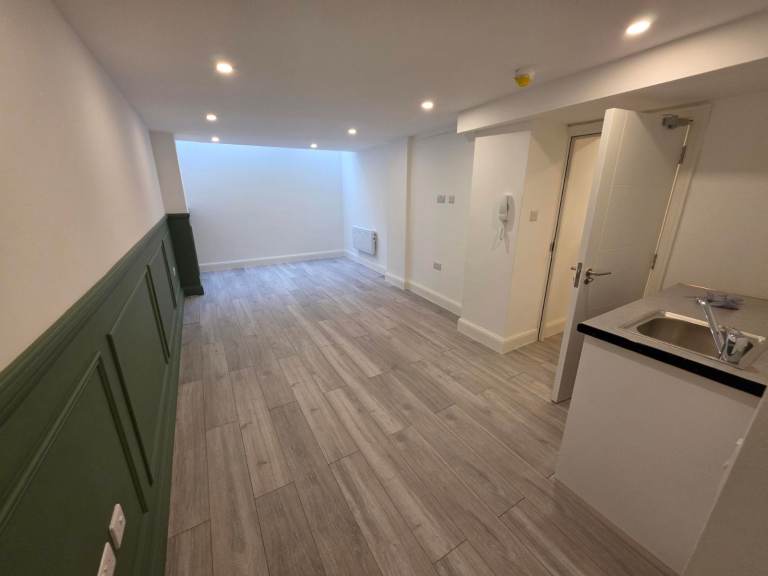 🏢 View Now 10 Self-Contained Studio Units To Let  Bromley High Street BR1 – Company Lets Welcome!