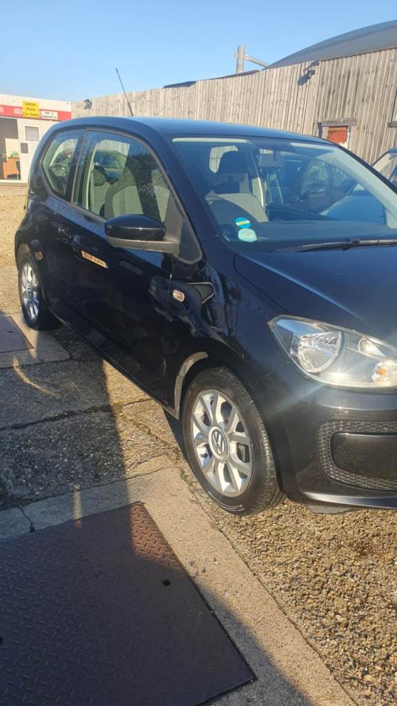 Volkswagen, UP, Hatchback, 2013, Manual, 999 (cc), 3 doors