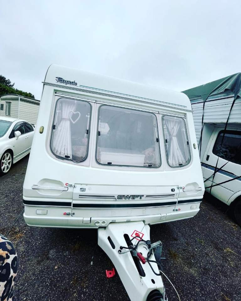 GREAT STARTER TOURING CARAVAN ! NOW SOLD!!