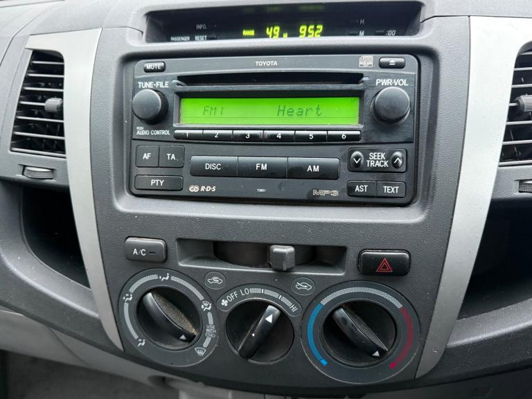 2010 Toyota Hilux HL3 2010 D/Cab Pick Up 2.5 D-4D 4WD 144 PICK UP Diesel Manual