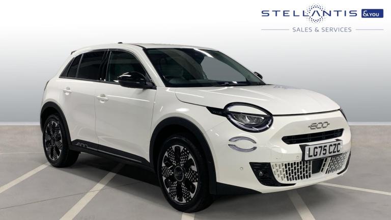 2025 Fiat 600 1.2 MHEV La Prima SUV 5dr Petrol Hybrid e-DCT Euro 6 (s/s) (100 ps) SUV Hybrid Auto...