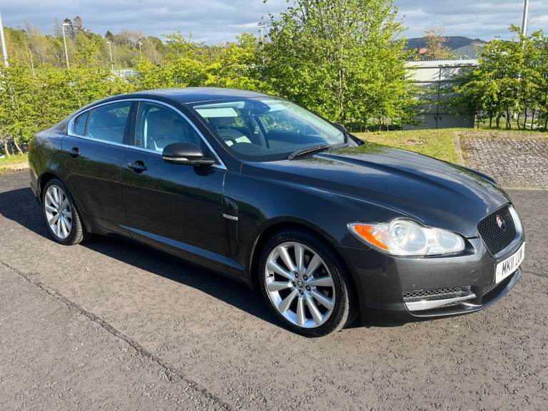 Jaguar XF Premium Luxury 3.0V6 diesel auto metallic black, grey lthr serviced and fresh mot BARGAIN!