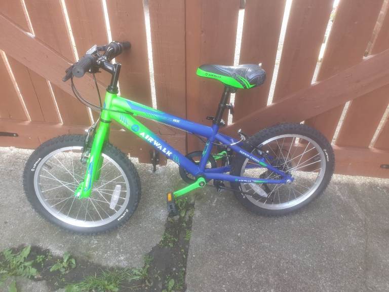 KIDS BMX HARDLY USED