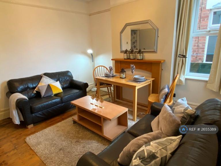 4 bedroom house in Earlsdon Avenue North, Coventry, CV5 (4 bed) (#2655389)