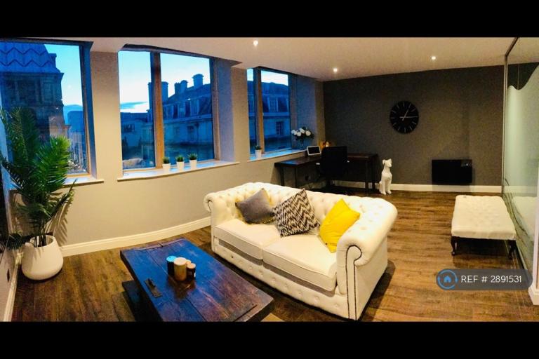 1 bedroom flat in Park House Apartments, Leeds, LS1 (1 bed) (#2891531)