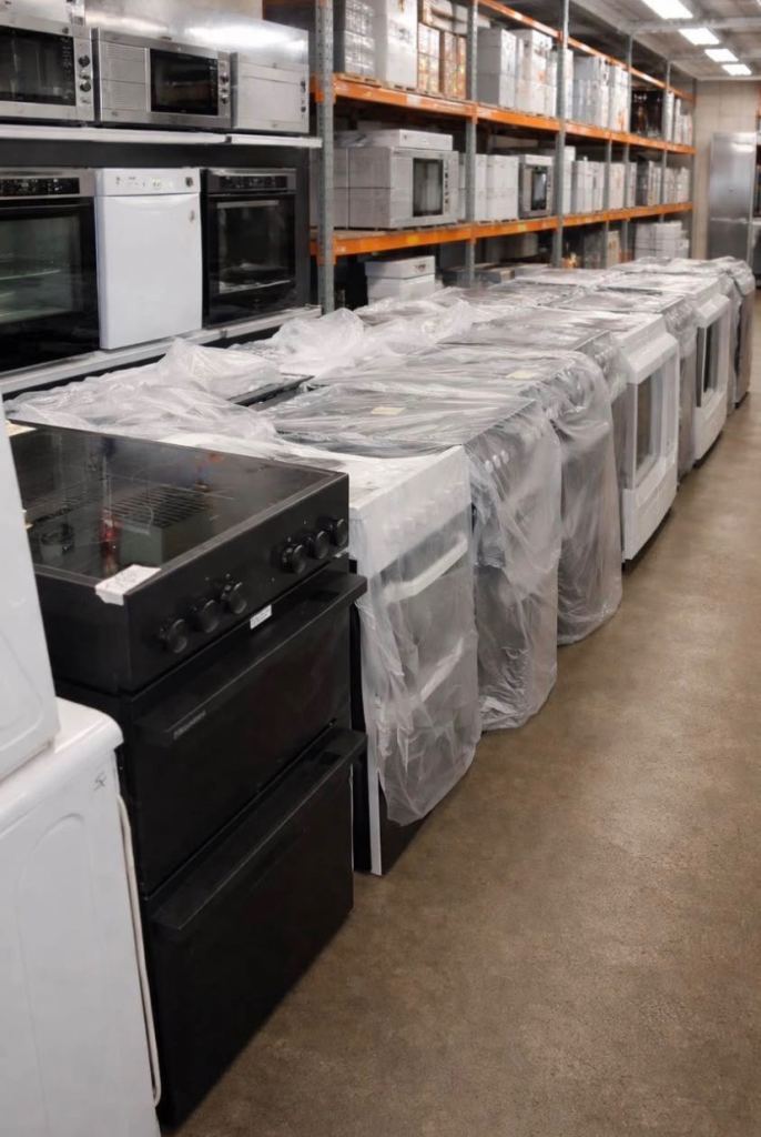 Cooker ( FREE DELIVERY ) 