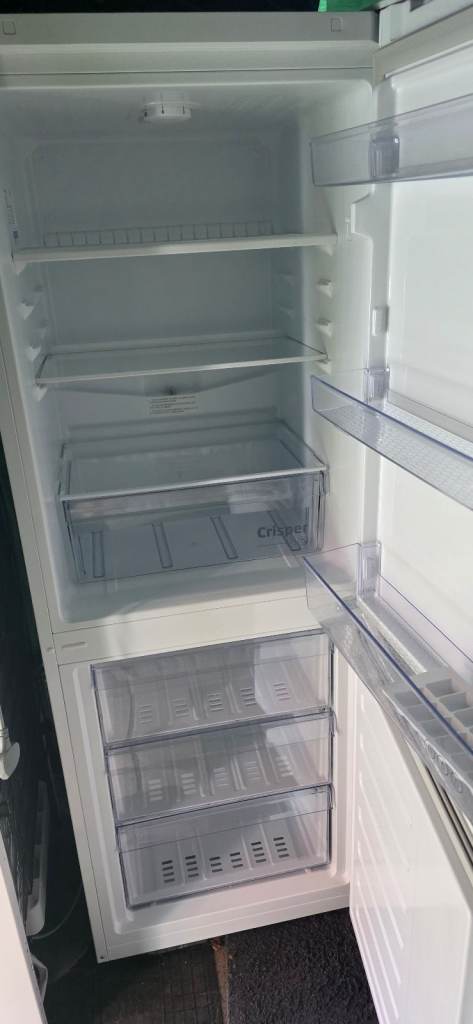 Beko Fridge Freezer like New,frost free 