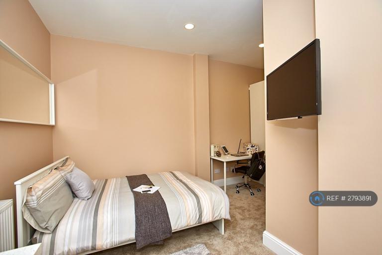 Studio flat in Warwick Row, Coventry, CV1 (#2793891)