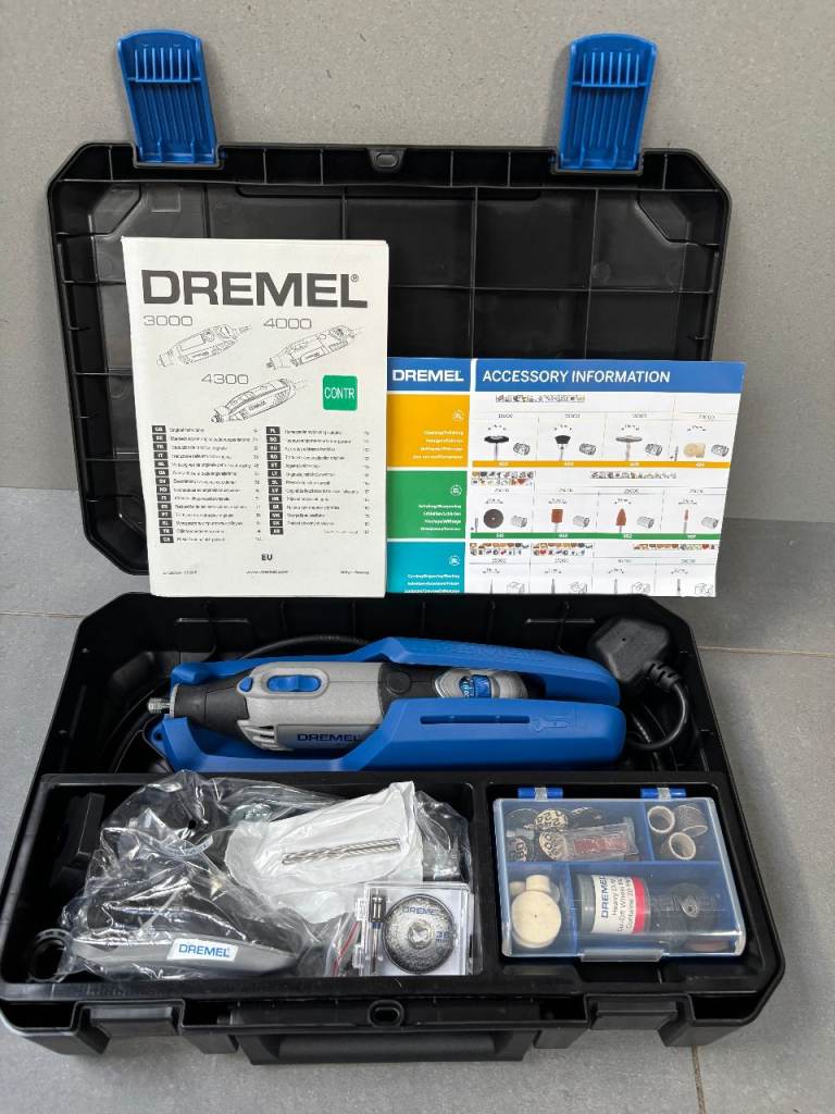 Dremel Corded 4000 Multi Tool with 220 Workstation