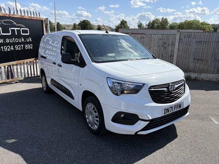 2021 Vauxhall Combo 2300 1.5 Turbo D 100ps H1 Sportive Van PANEL VAN DIESEL Manual