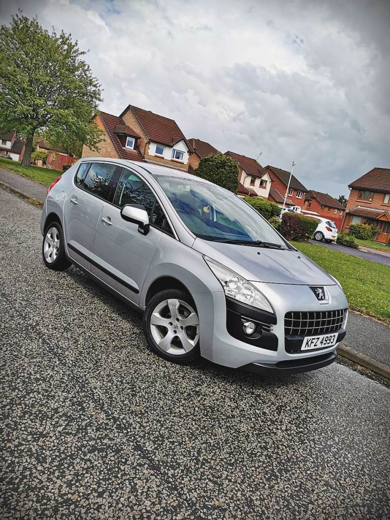 2012 PEUGEOT 3008 HDI...1.6 DIESEL...115 BHP...6 SPEED...2 OWNERS...FSH...FULL MOT (NO ADVISORY)