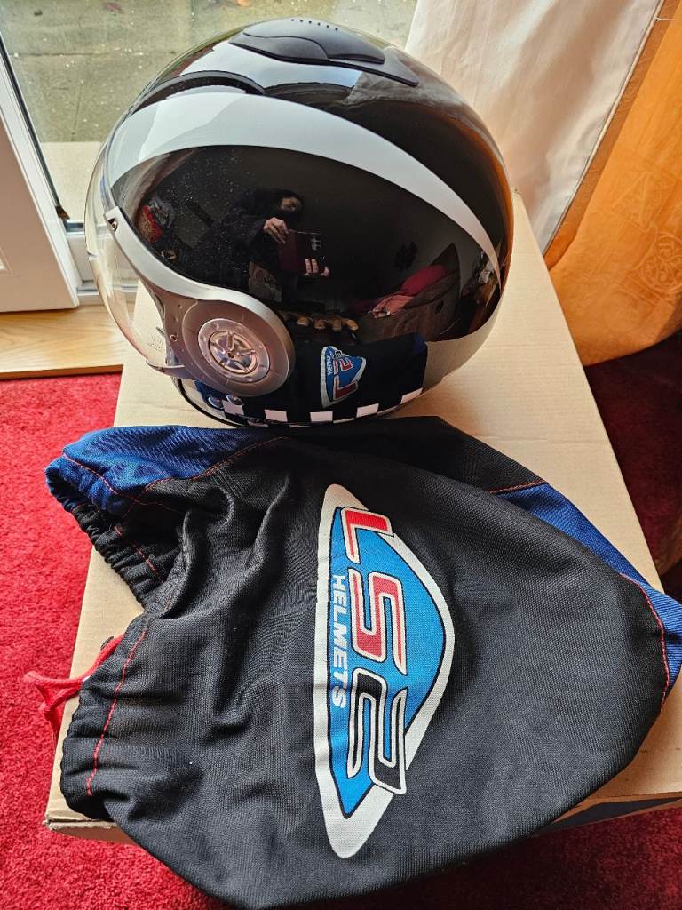 LS2 Motorbike Helmet model OF536-1 size Small new