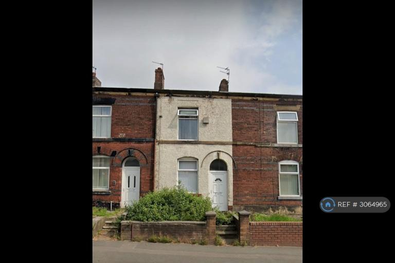 2 bedroom house in Wash Lane, Bury, BL9 (2 bed) (#3064965)