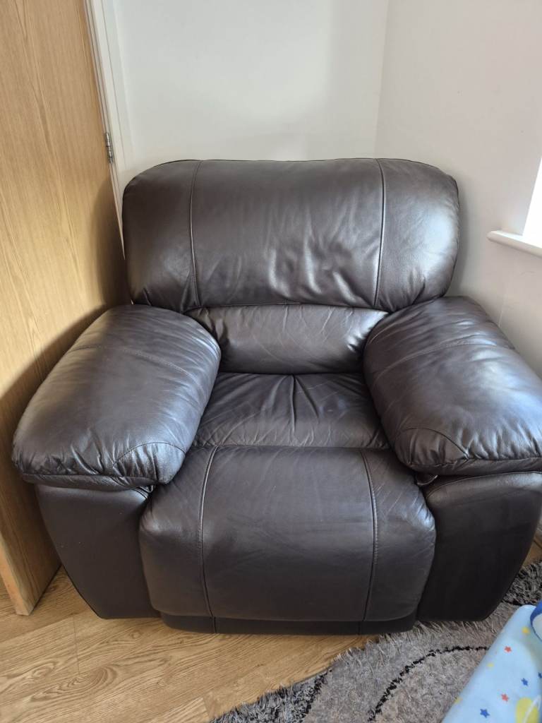 £100 Each Oak Furniture Original Leather Recliner Sofas