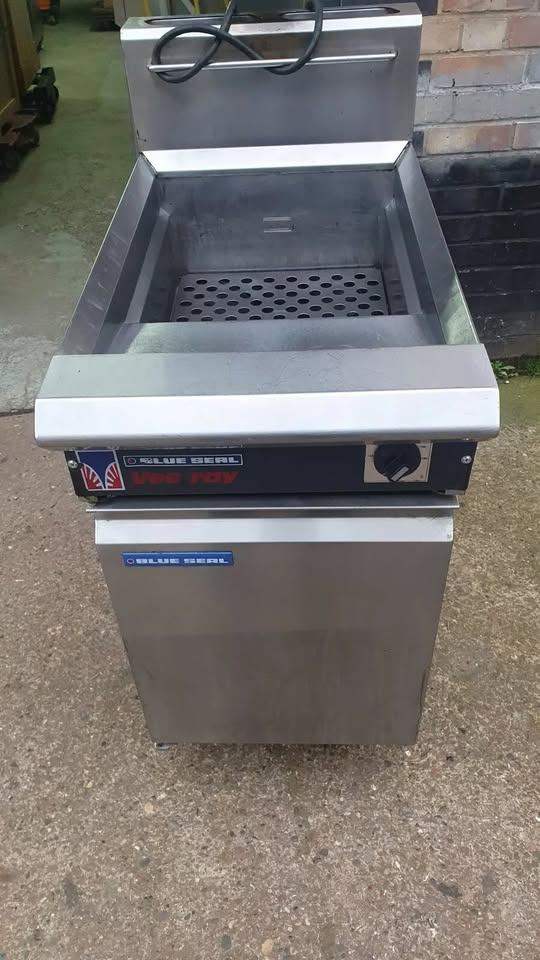 Blue Seal - Double Basket - Single Tank - Natural Gas - Chips Fryer.