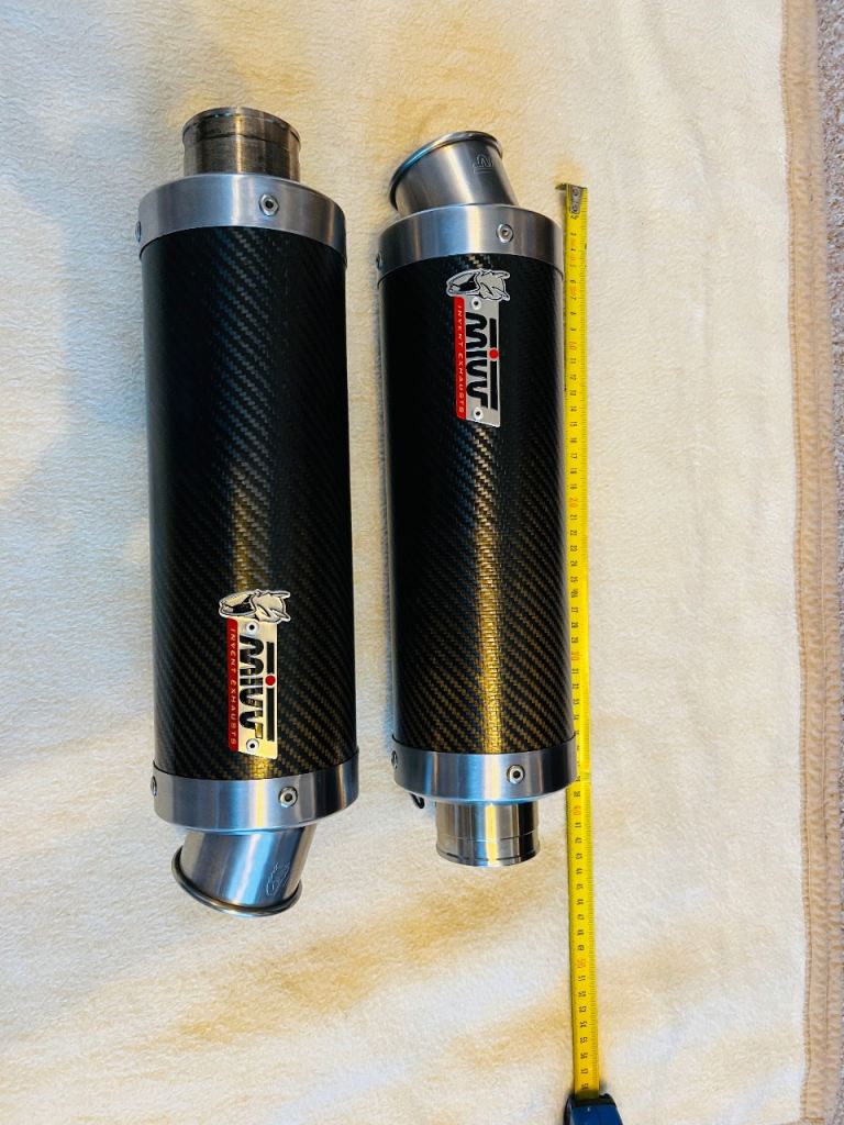 Mivv carbon Exhaust Muffler x2 twin double , good as Akrapovic 