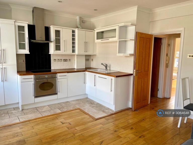 1 bedroom flat in Denbigh Street, London, SW1V (1 bed) (#3064648)
