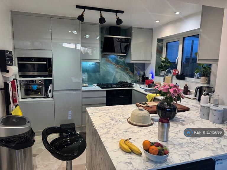 1 bedroom in Mayfield Road, Thornton Heath, CR7 (#2745699)