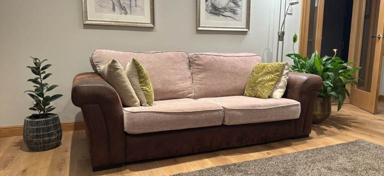 Modern 3 seater sofa 