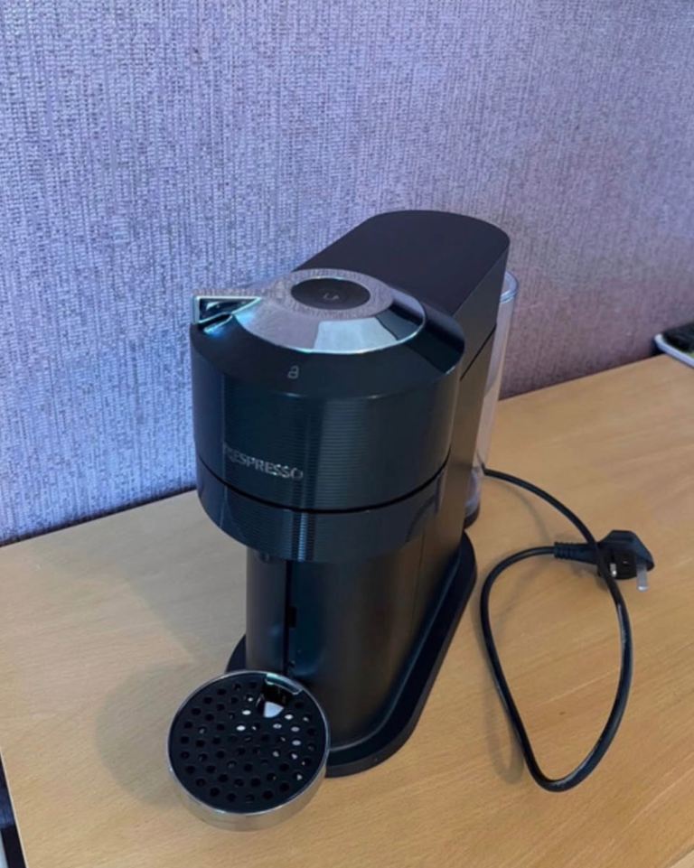 Nespresso Vertuo Next Coffee Machine - Barely Used