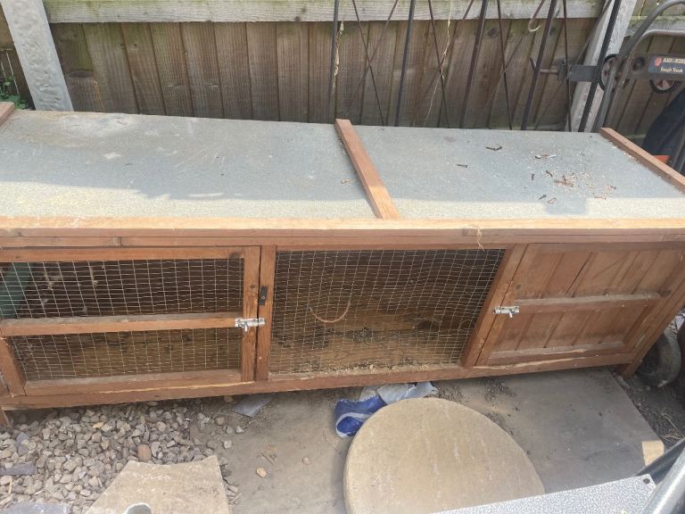 Rabbit hutch 