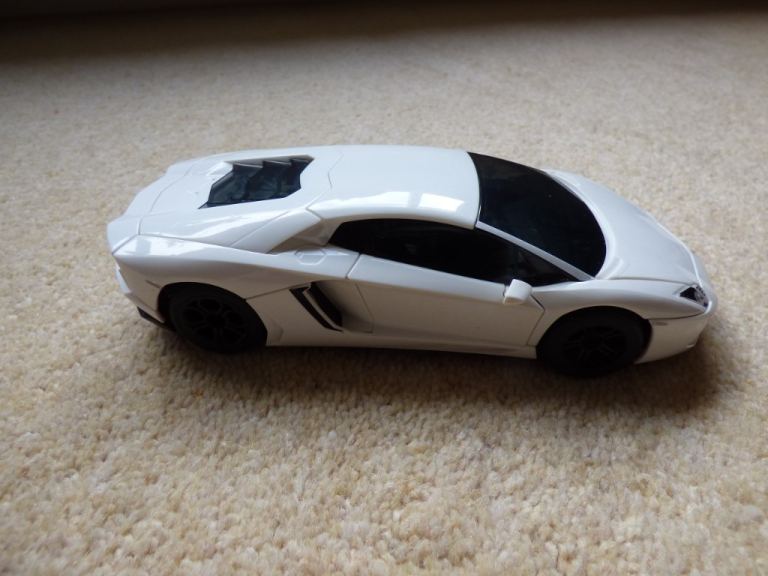 Airfix Quick Build Lamborghini Aventador Construction kit - White