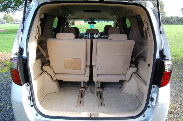 TOYOTA ALPHARD 240X Silver Auto Petrol 2009