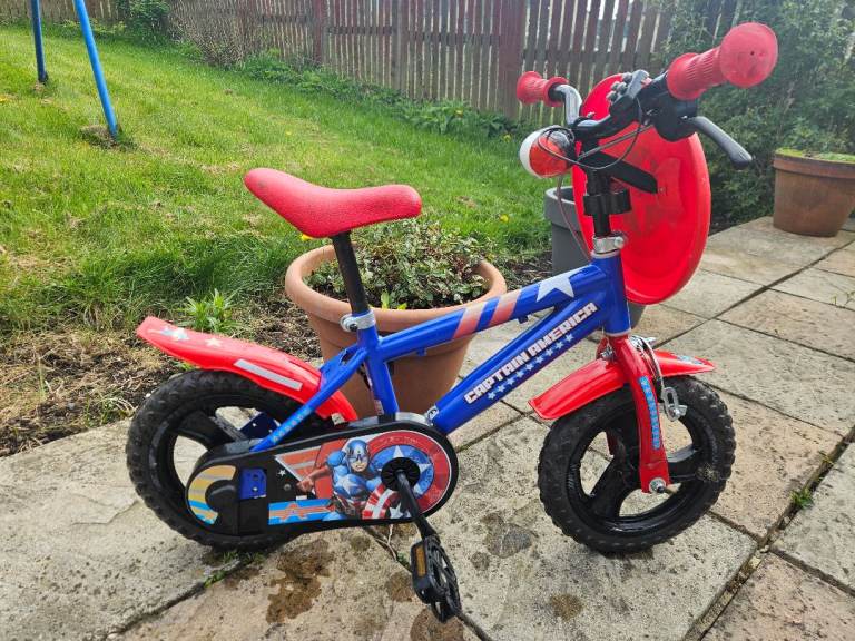 Boys Captain America 12-inch bike