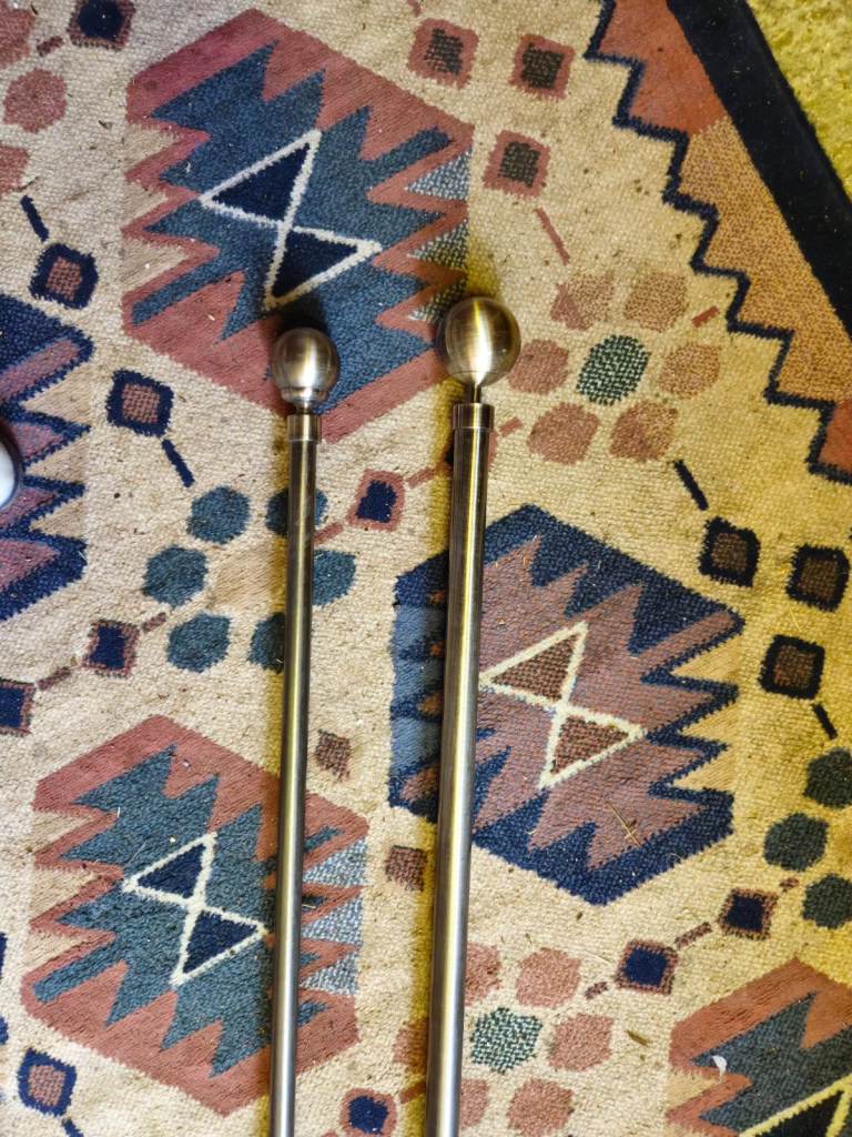 2X SET OF Curtain Poles - Antique Brass Plain Metal Ball Extendable Curtain WITH 2 CURTAINS
