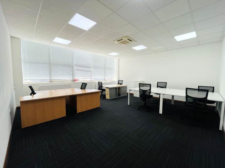 Large office / studio to rent in Park Royal NW10