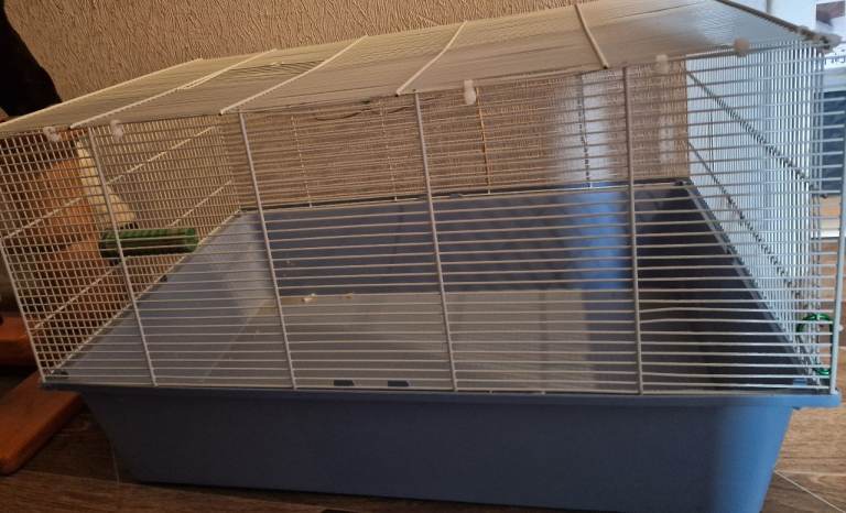 Cage for transporting pets