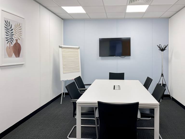 Manchester - M50 3UB \ Productive Team Workspace with 4 Workstations