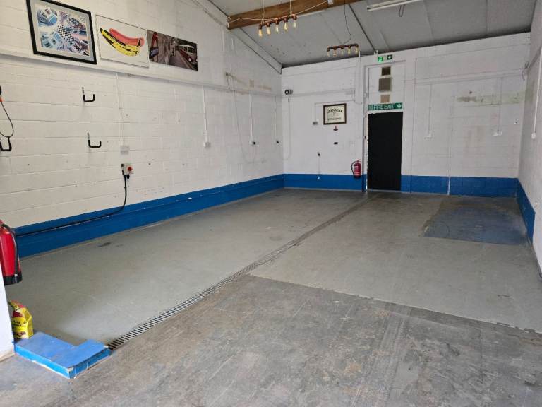 Commercial Unit for Lease