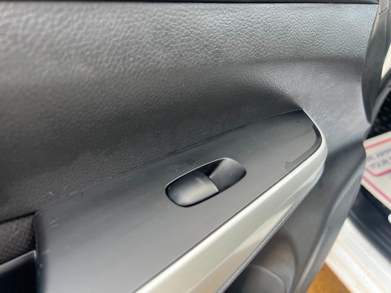 2018 Nissan Navara 2.3 dCi Visia King Pickup Extended Cab 4dr Diesel Manual 4WD Euro 6 (s/s) ( Pi...