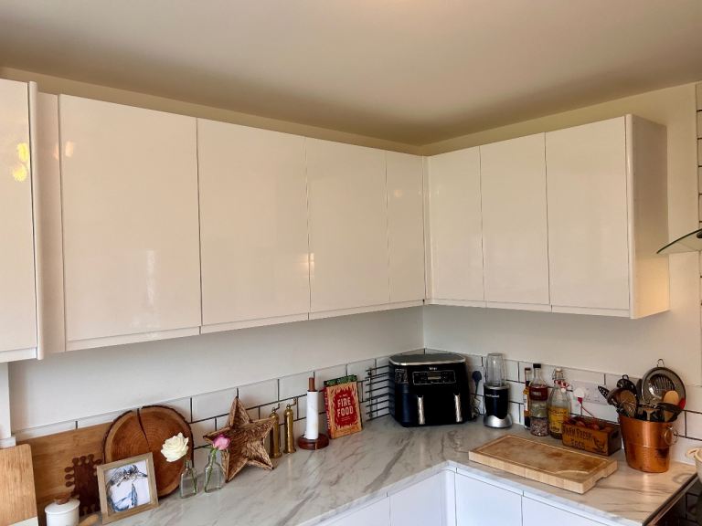 Kitchen wall units 