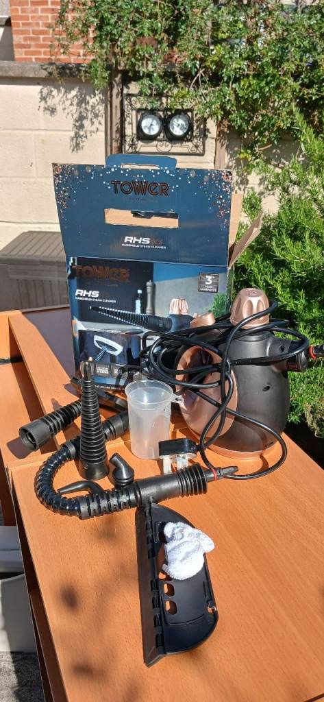 Handheld steam cleaner 