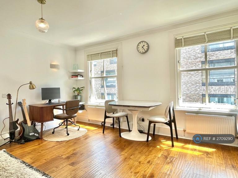 1 bedroom flat in Amberley Road London, London, W9 (1 bed) (#2709290)