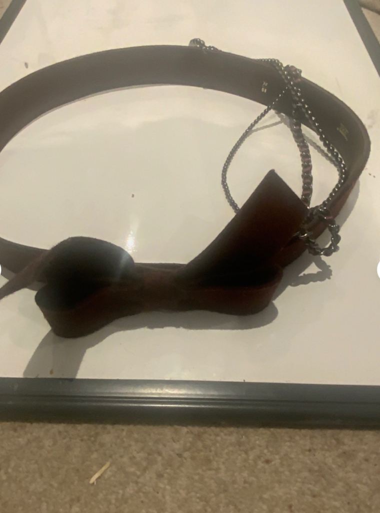 CHANEL 02A Vintage Bow Chain Belt 80/32 Burgundy Felt Leather Made in France